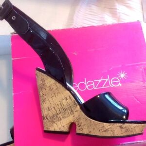 Shoedazzle Black Platform wood heel size 9